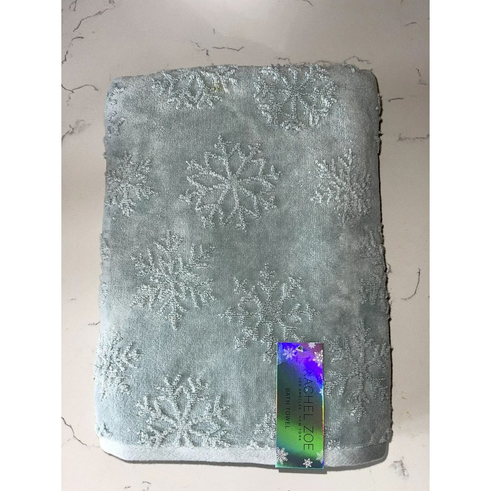 RACHEL ZOE Snowflake Bath Towel Blue